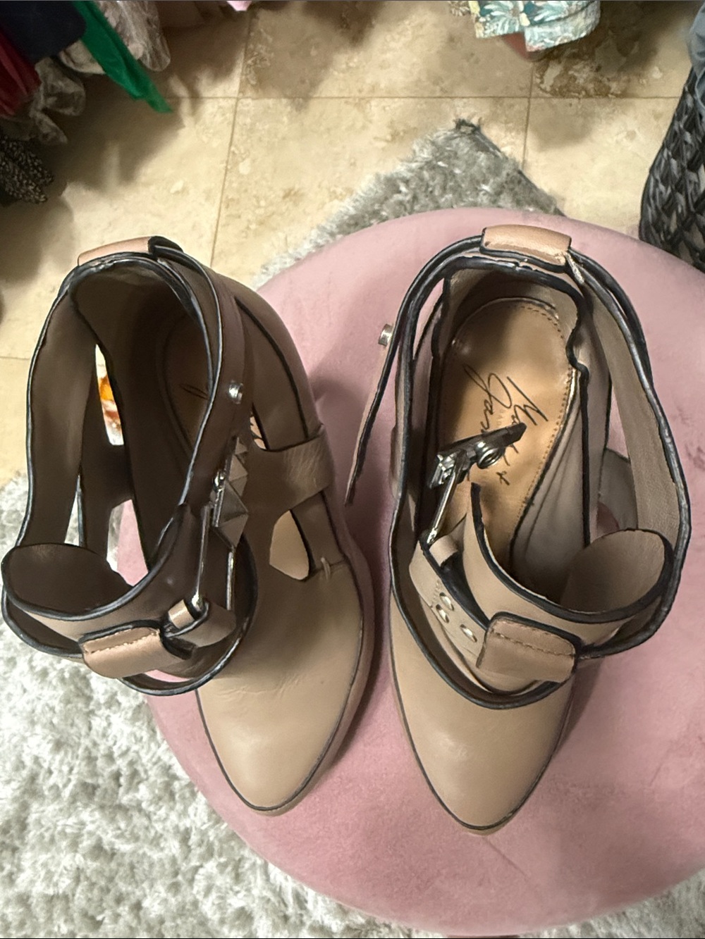 Badgley Mischka Nude Tan Leather Pointed-Toe Ankle-Strap bootie Heels